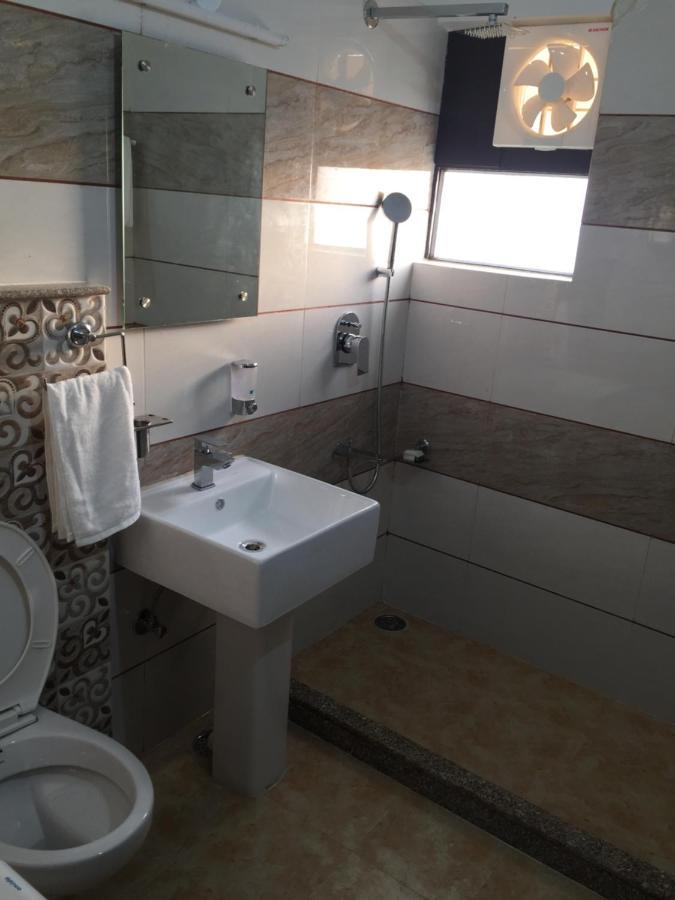 Hotel Golden Sunrise inn Amritsar Buitenkant foto